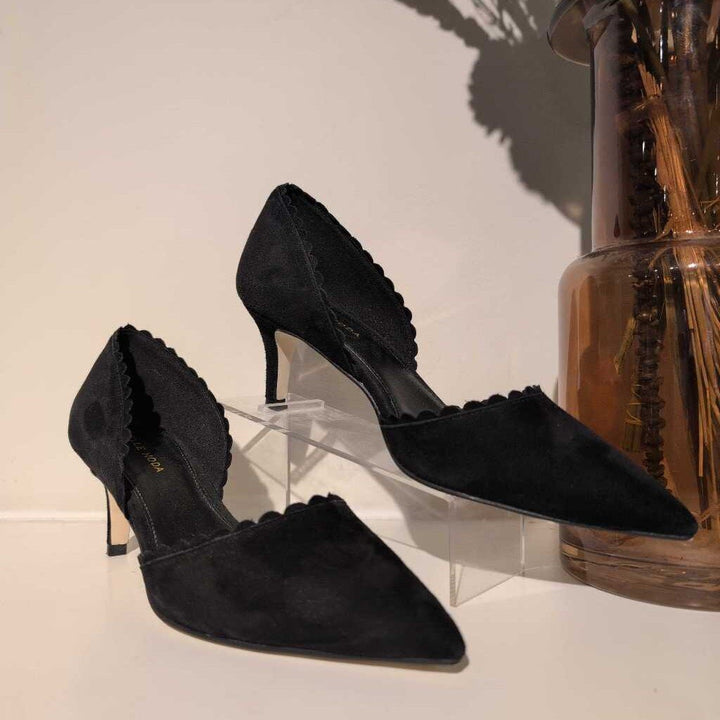 Pelle Moda | Scalloped Kitten Pump